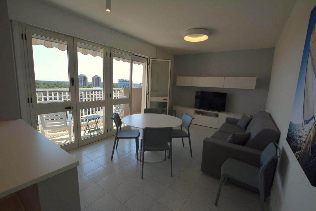 Lignano Pineta With Sea View Apartment Lignano Sabbiadoro Exterior photo